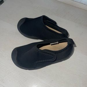 Zara Toddler black shoes size 7 (23)